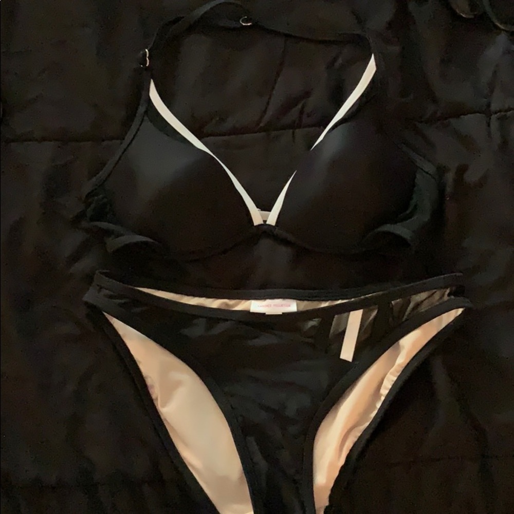 Kandace Pelletier bikini